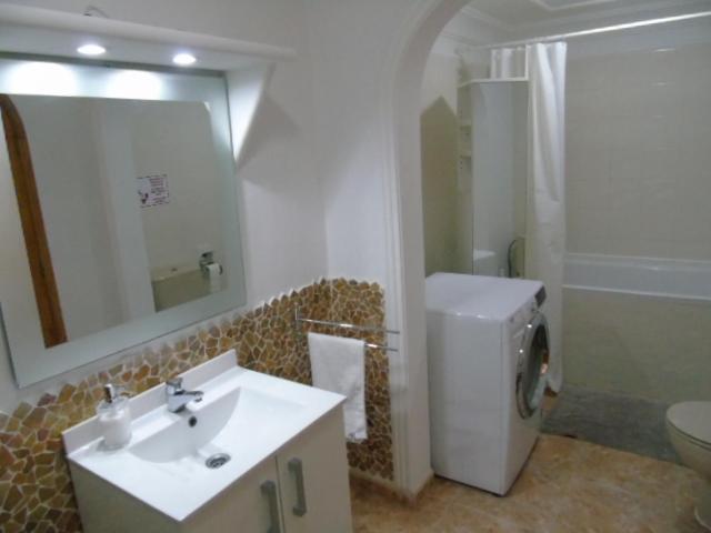 BIG CHARMING HOUSE - Housity