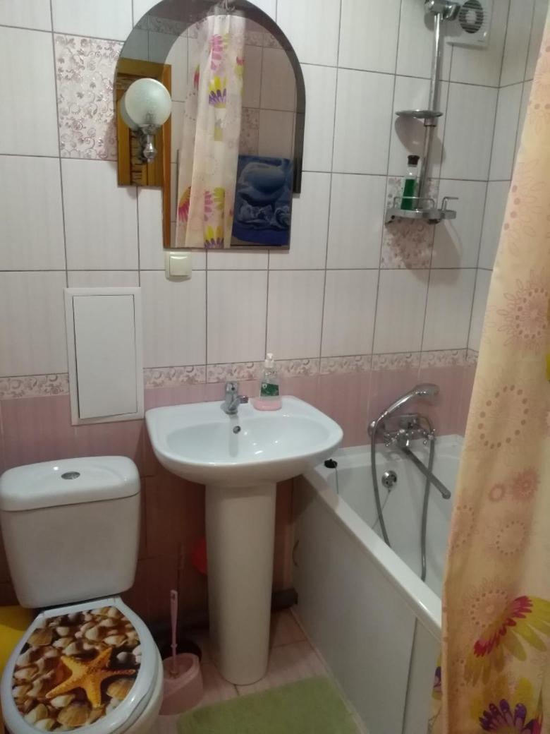 2 room Apartment on Illyushy Kulyka Street, near FABRIKA - Housity
