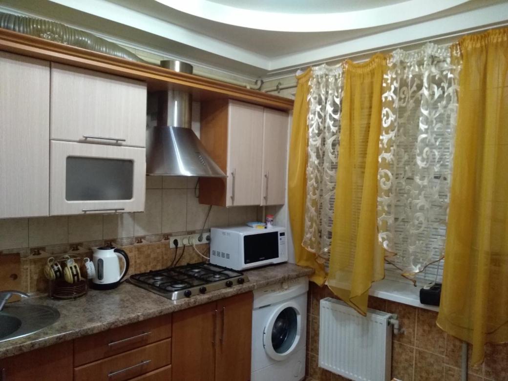 2 room Apartment on Illyushy Kulyka Street, near FABRIKA - Housity