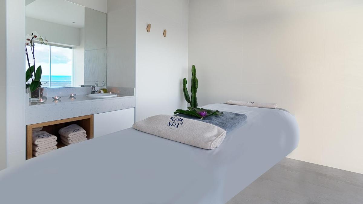 Cama o camas de una habitación en Arrecife Gran Hotel & Spa