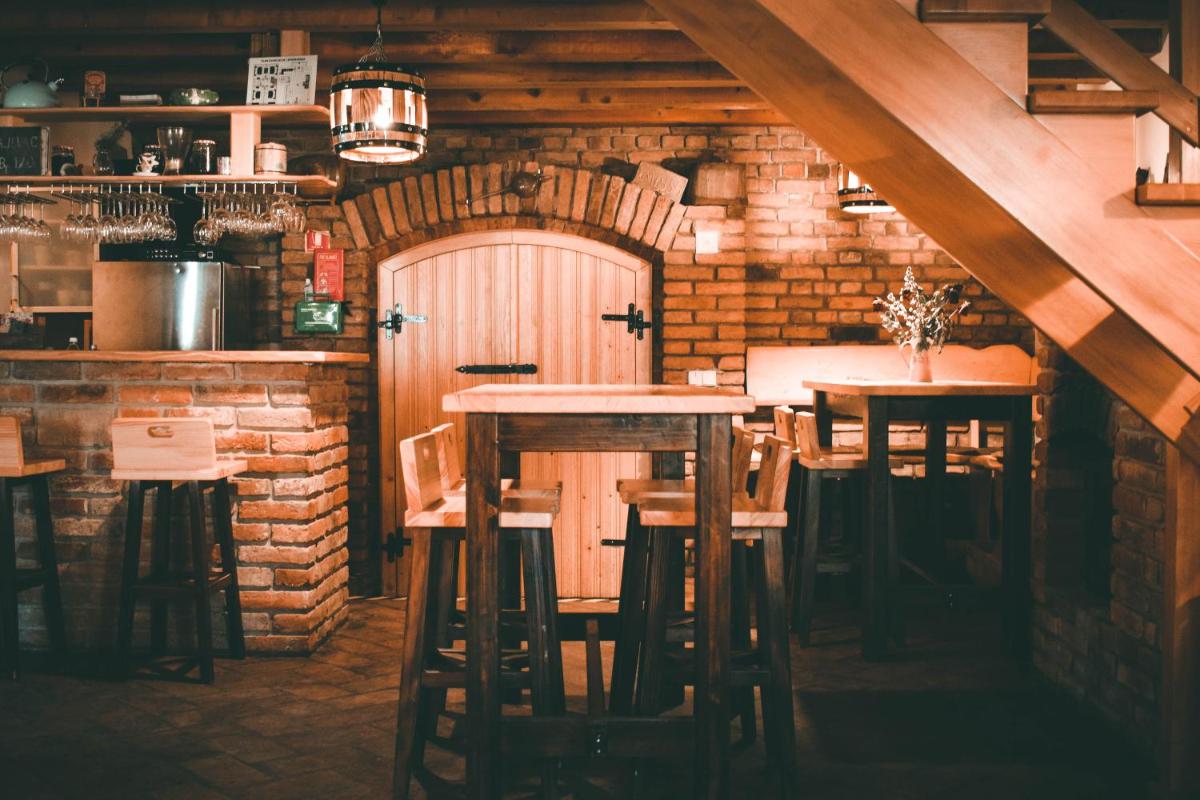 Vinska kuća na vinskoj cesti Zmajevac - Housity