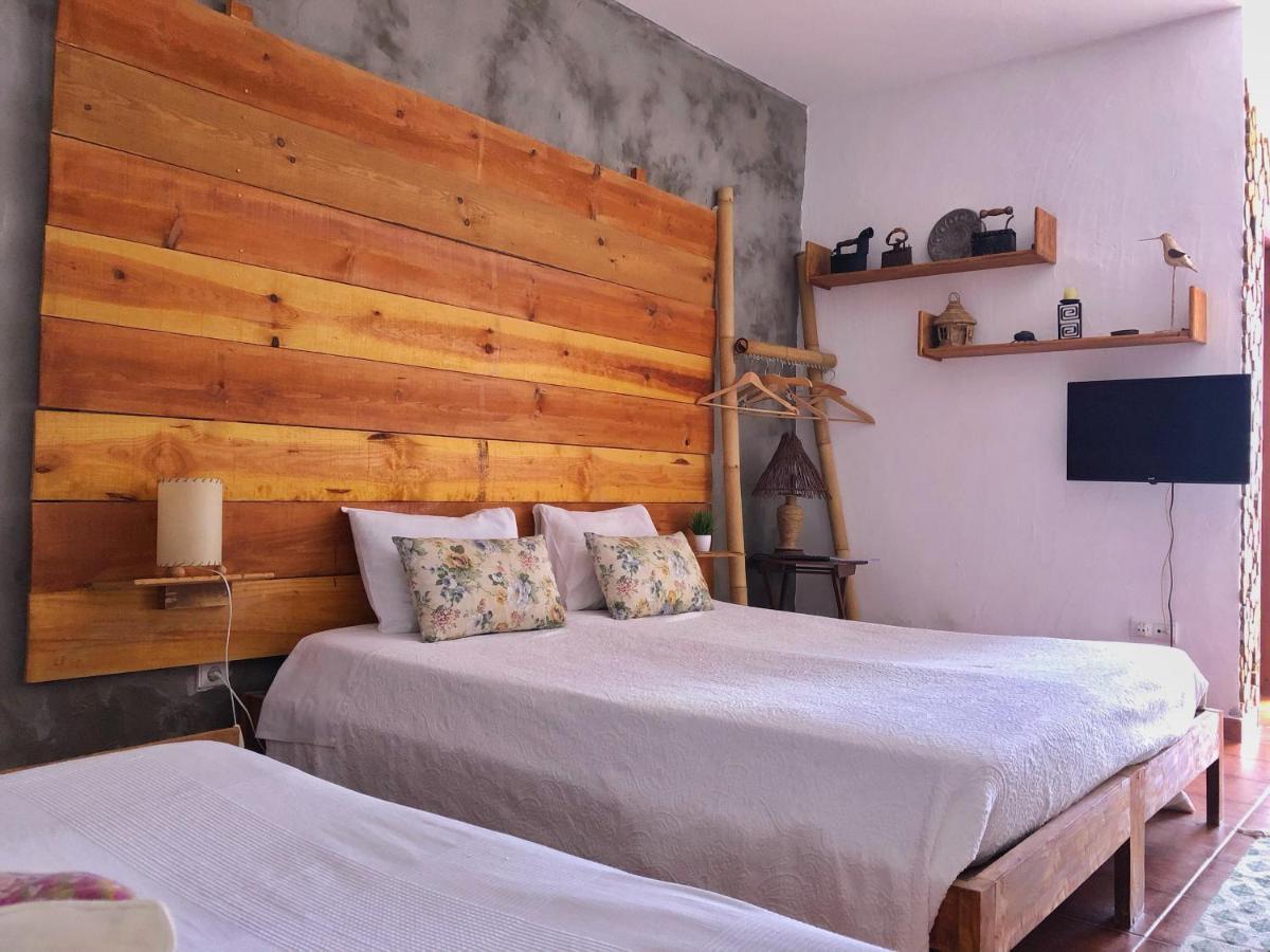Casa Rico Frade Garden - Housity