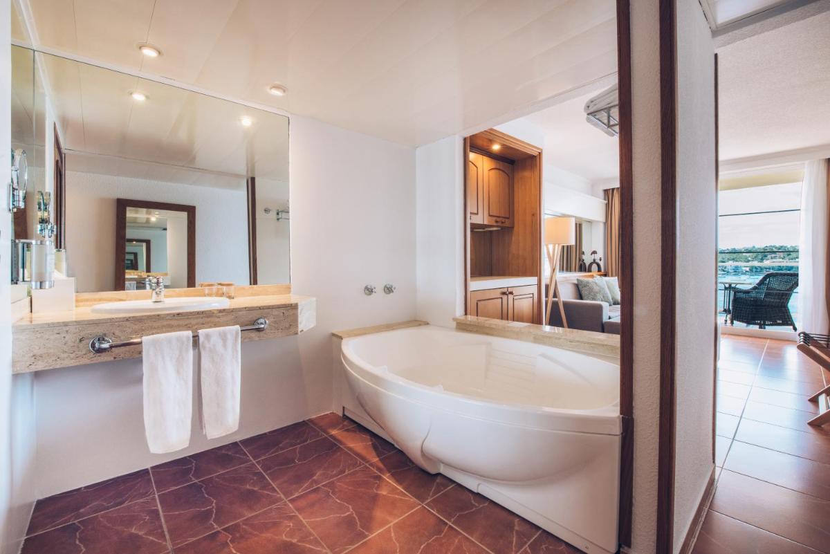 Un baño de Iberostar Selection Jardín del Sol Suites - Adults Only