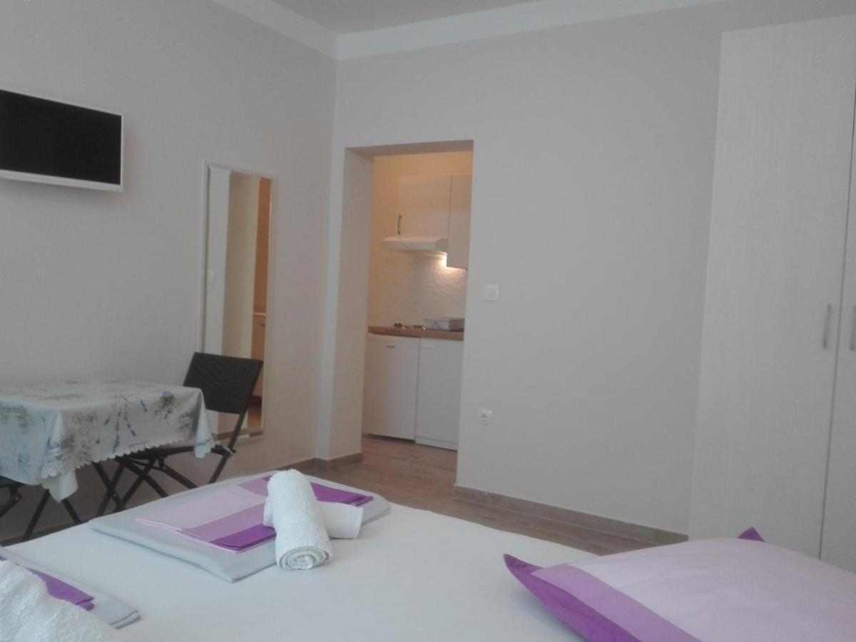 Kapetanova kci - Housity
