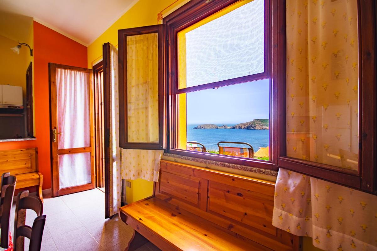 Casa di Betta - Vista mare - Giardino - Parcheggio interno- free WIFI IUNQ0627 - Housity