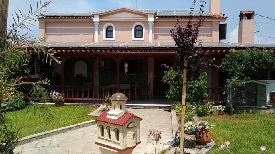 Korinas House - Housity