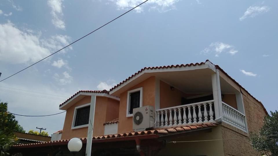 Korinas House - Housity