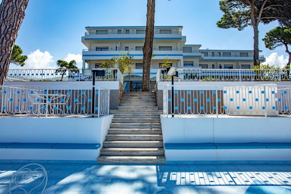 Hotel La Castellana - Housity