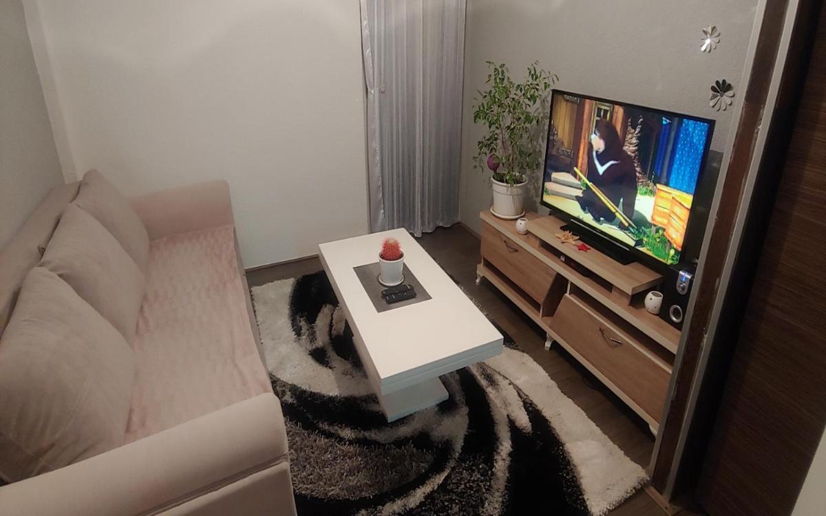 Gra?anica T. Apartman - Housity