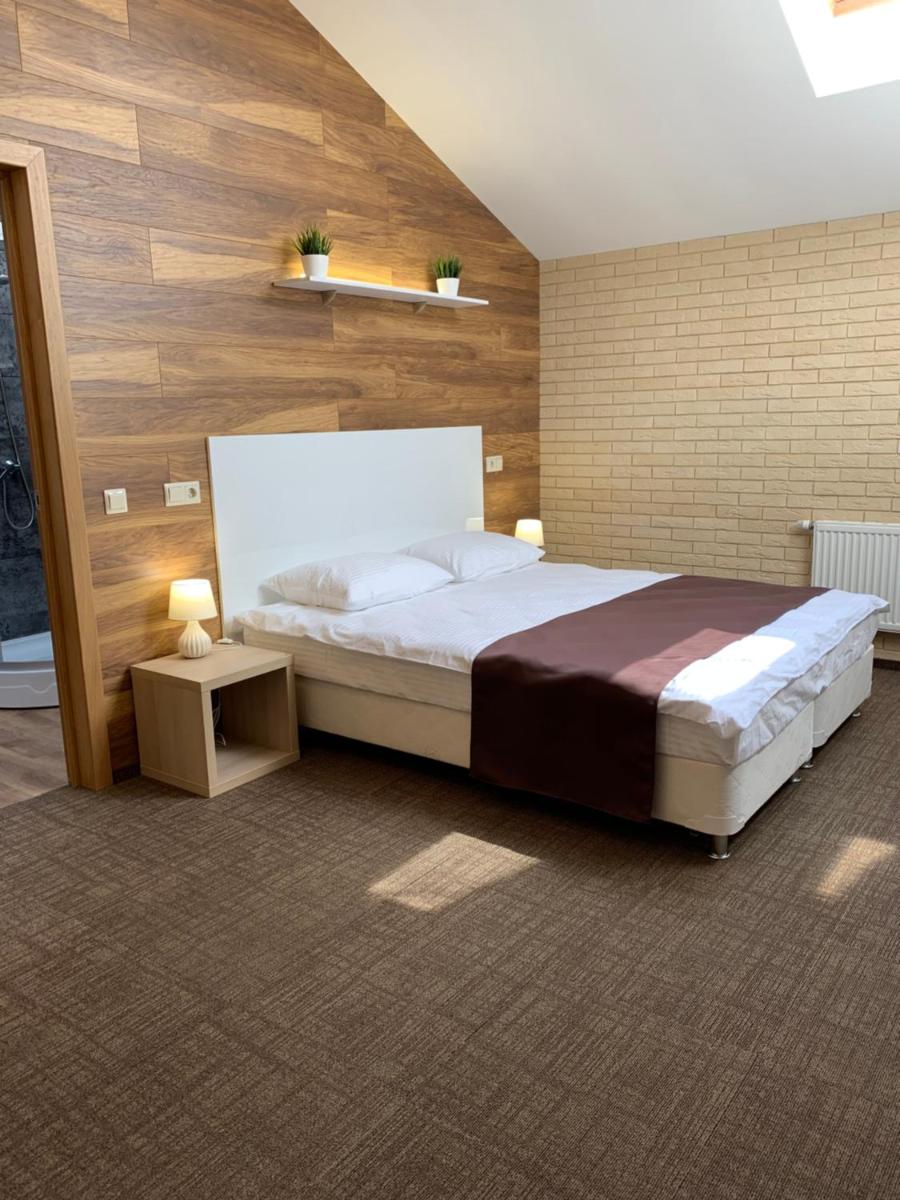 Fox Inn - Housity