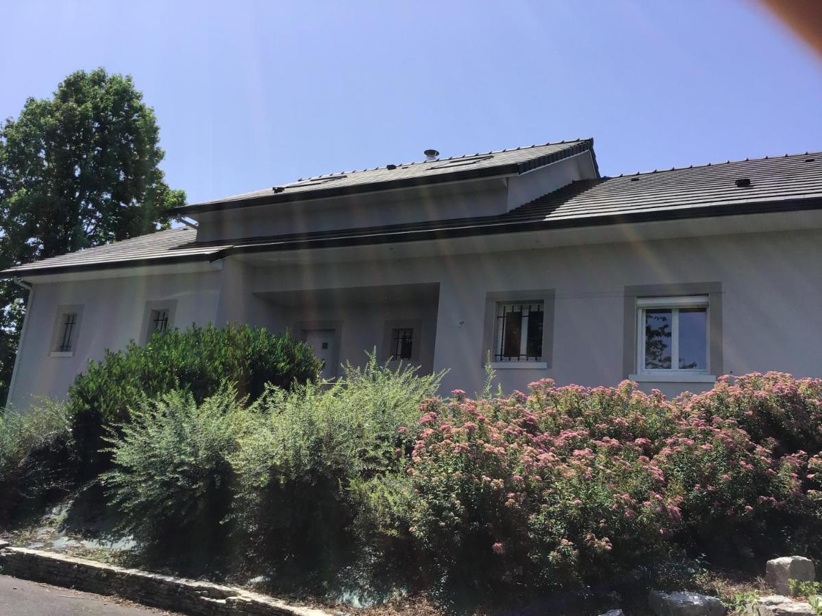 Grande chambre chez l habitant, sanitaires partagés avec éventuels autres locataires - Housity