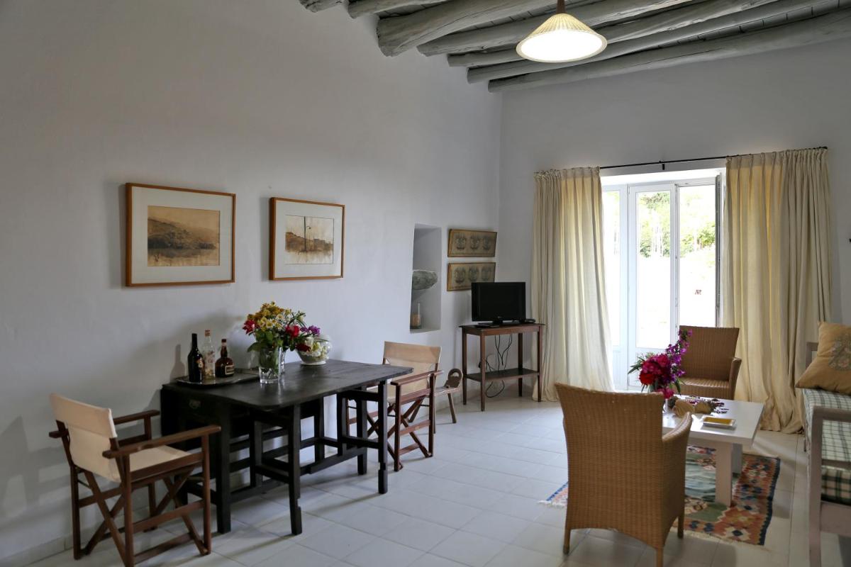 Apatouria Farmhouse - Housity