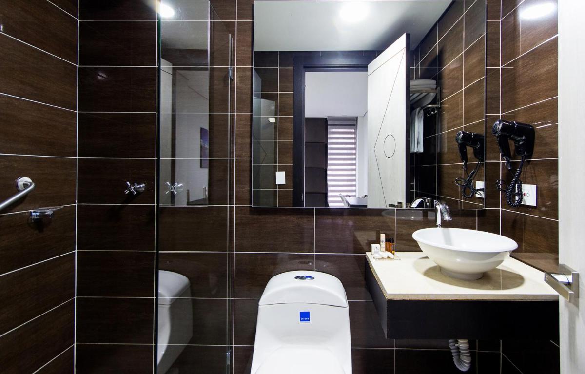 Hotel American Visa Tower - Housity