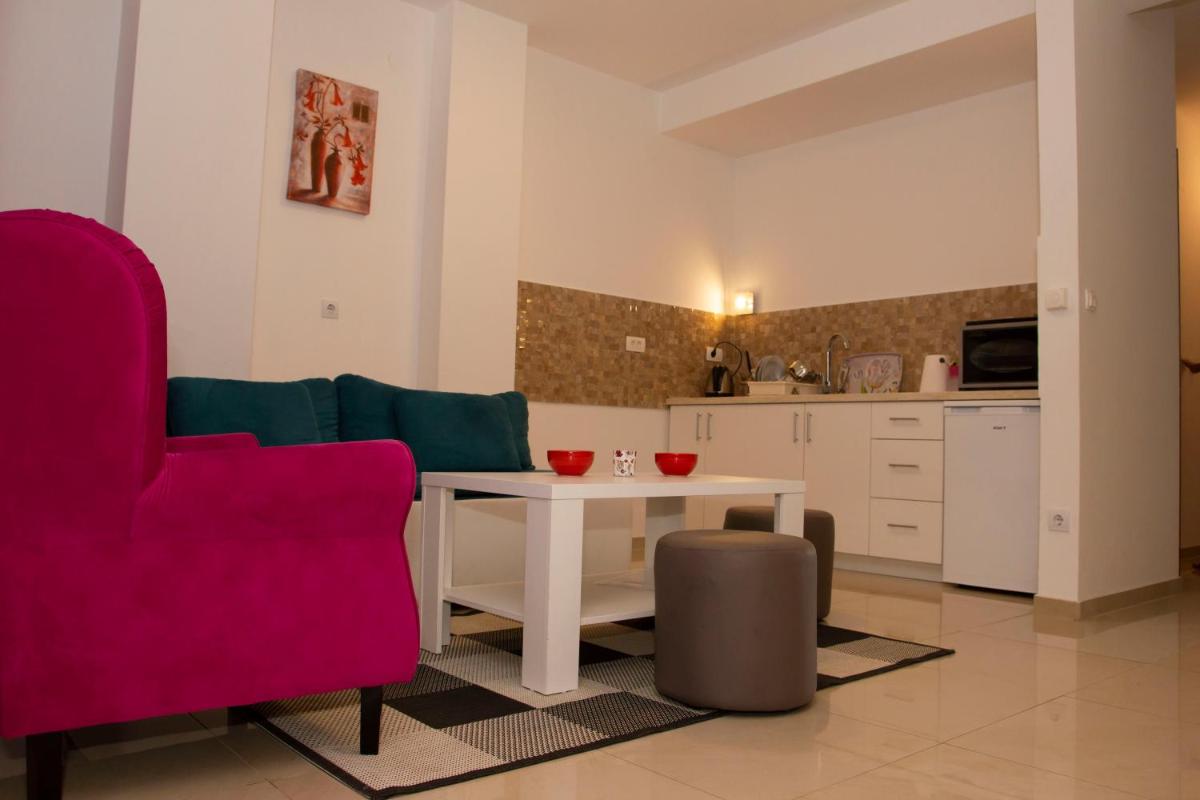 Suitetrails - Ina Apartments