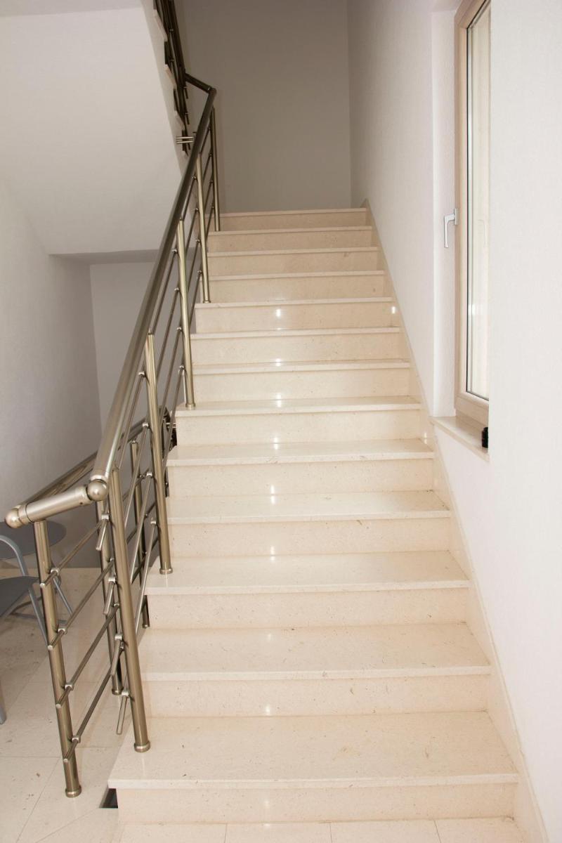 Ina Apartments - Housity