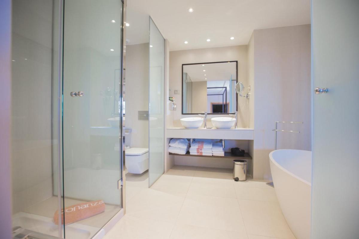 Un baño de Palace Bonanza Playa Resort & SPA by Olivia Hotels Collection