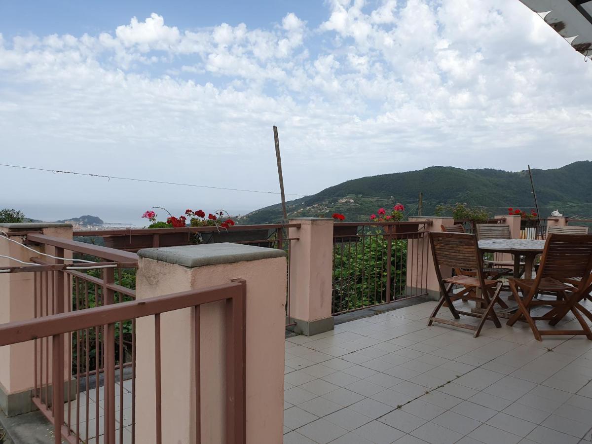 SESTRI Villa Vignolo with POOL - Housity
