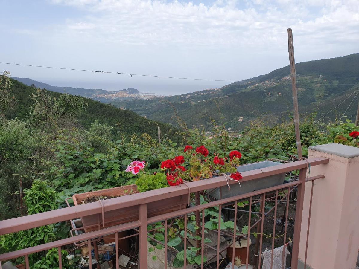 SESTRI Villa Vignolo with POOL - Housity