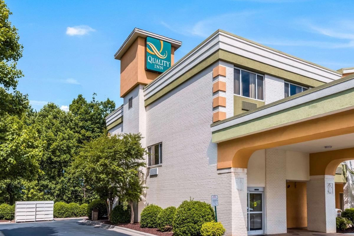 Quality Inn Huntersville near Lake Norman - Housity