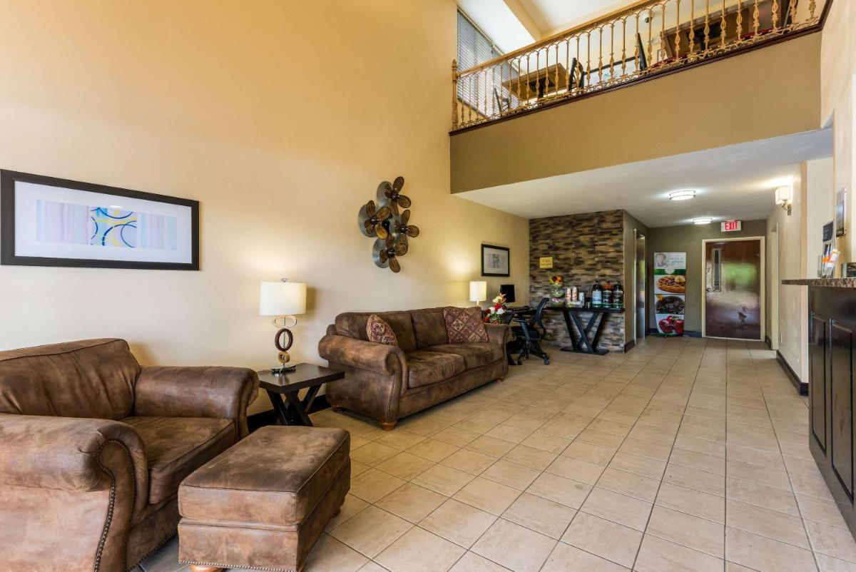 Quality Inn Huntersville near Lake Norman - Housity