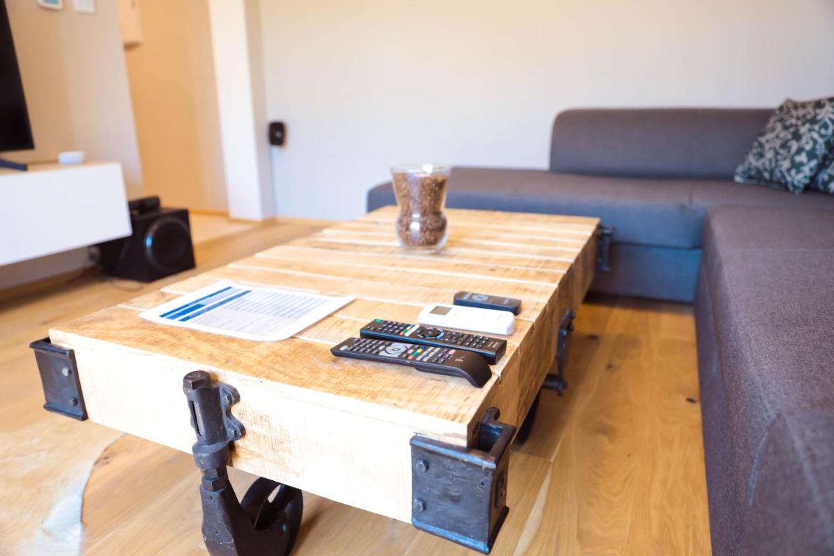 AH Corner House - Housity