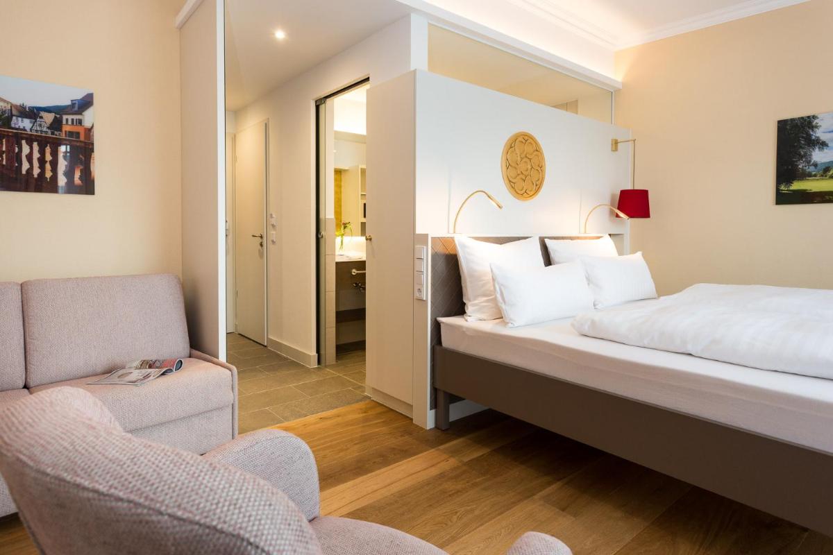 EMICH´S Hotel - Housity