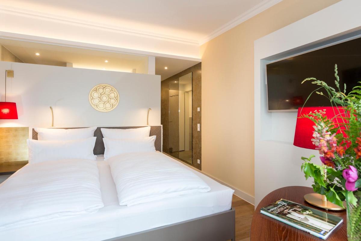 EMICH´S Hotel - Housity