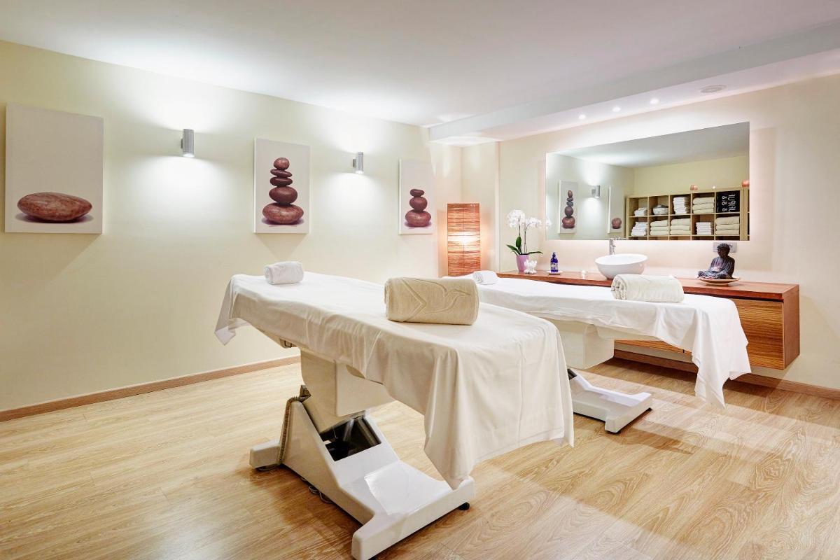Spa o instalaciones de bienestar en Grupotel Macarella Suites & Spa