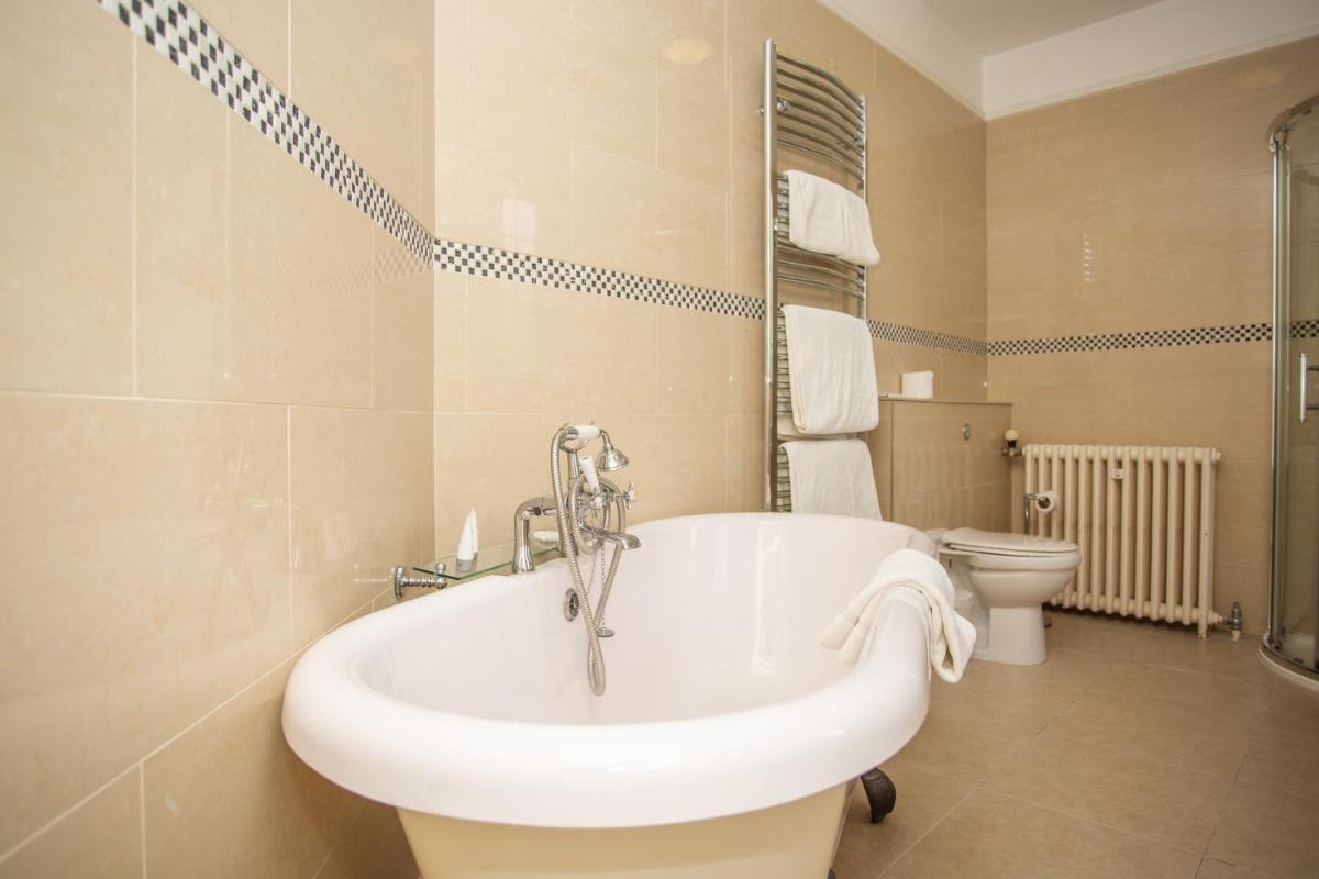 Dales Country House Hotel - Housity