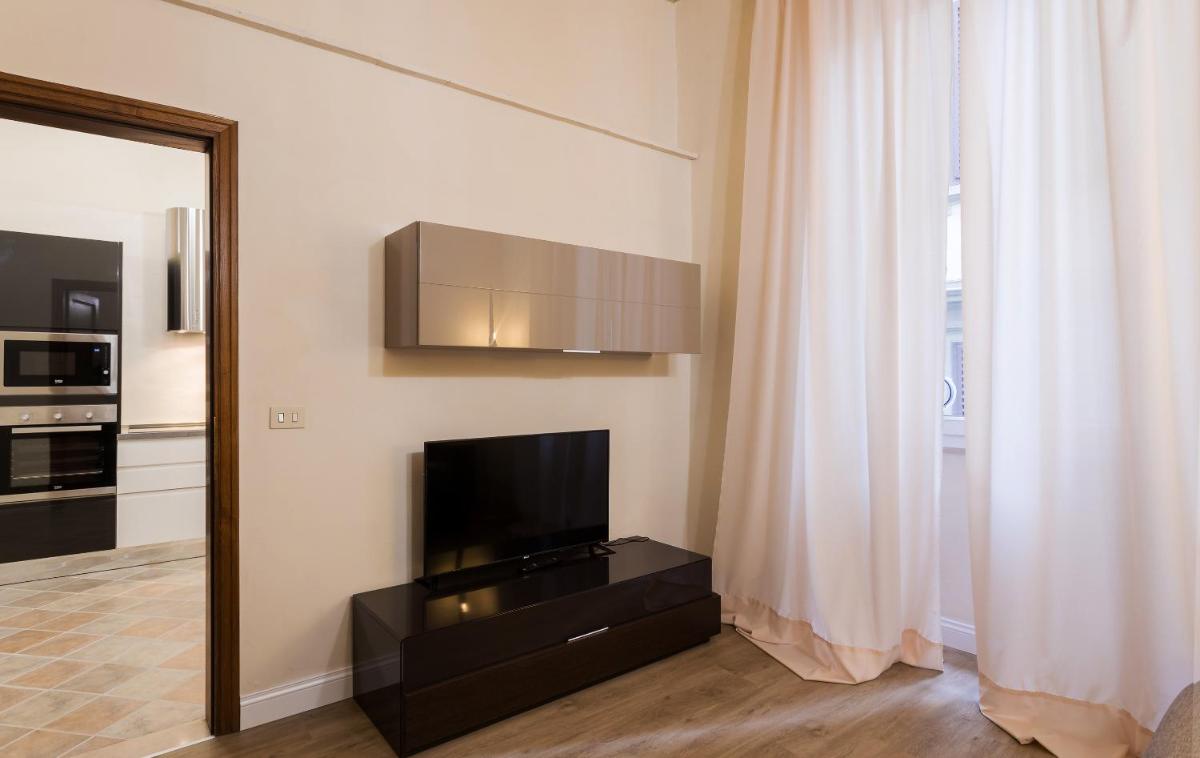 Duomo 2 Bedroom Apartment - Housity