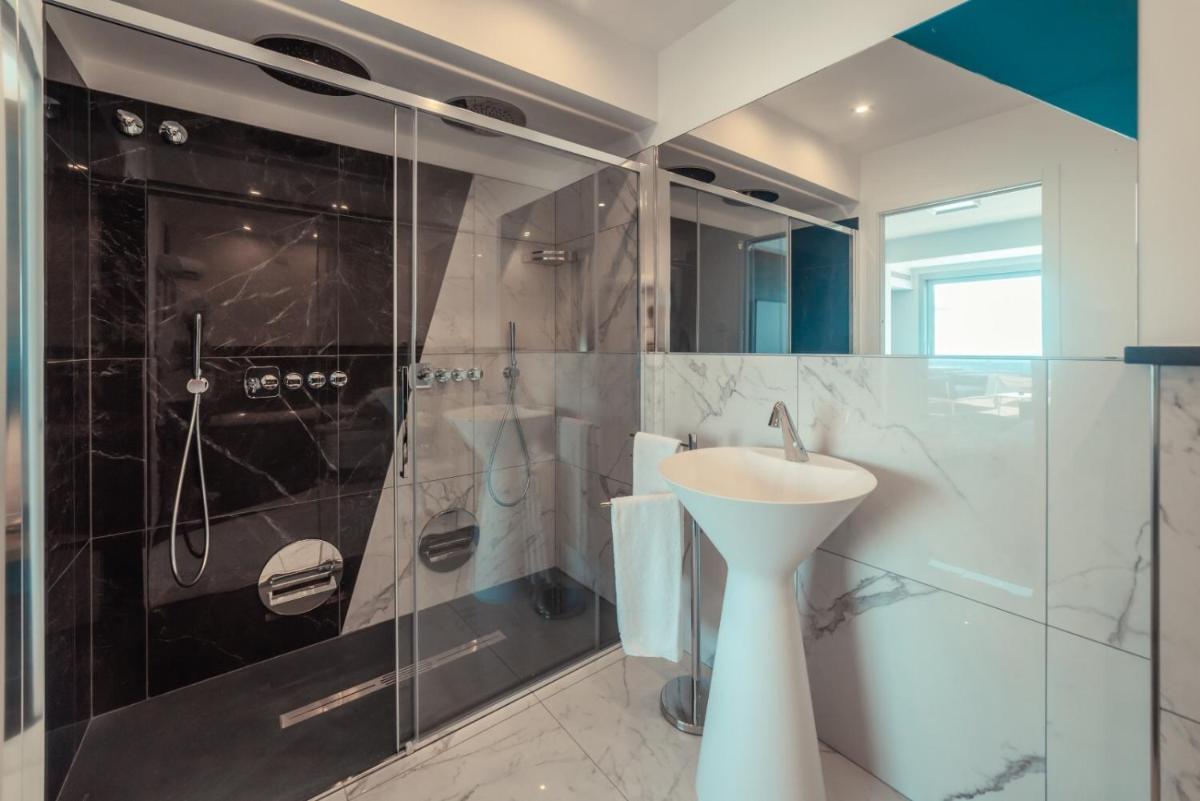 Nautilus Hotel - Housity