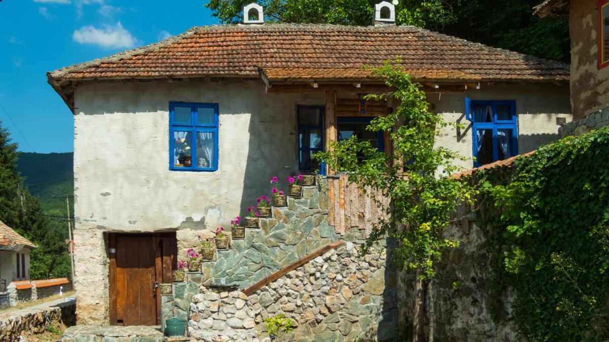 Charming rustic house in the village Lipovac - Housity
