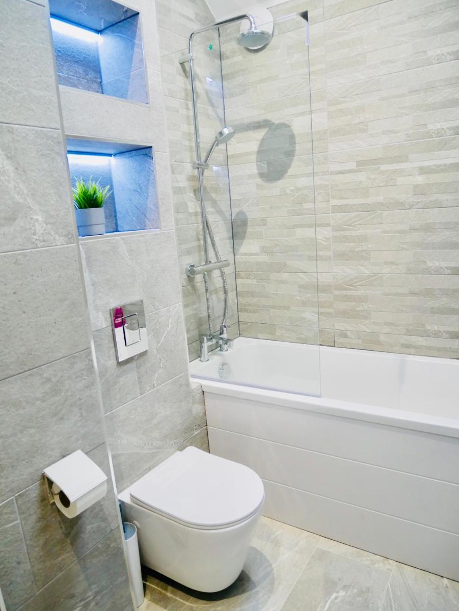 Luxury 3 bedroom Apartment near Bournemouth Beach & Poole - Hizvo