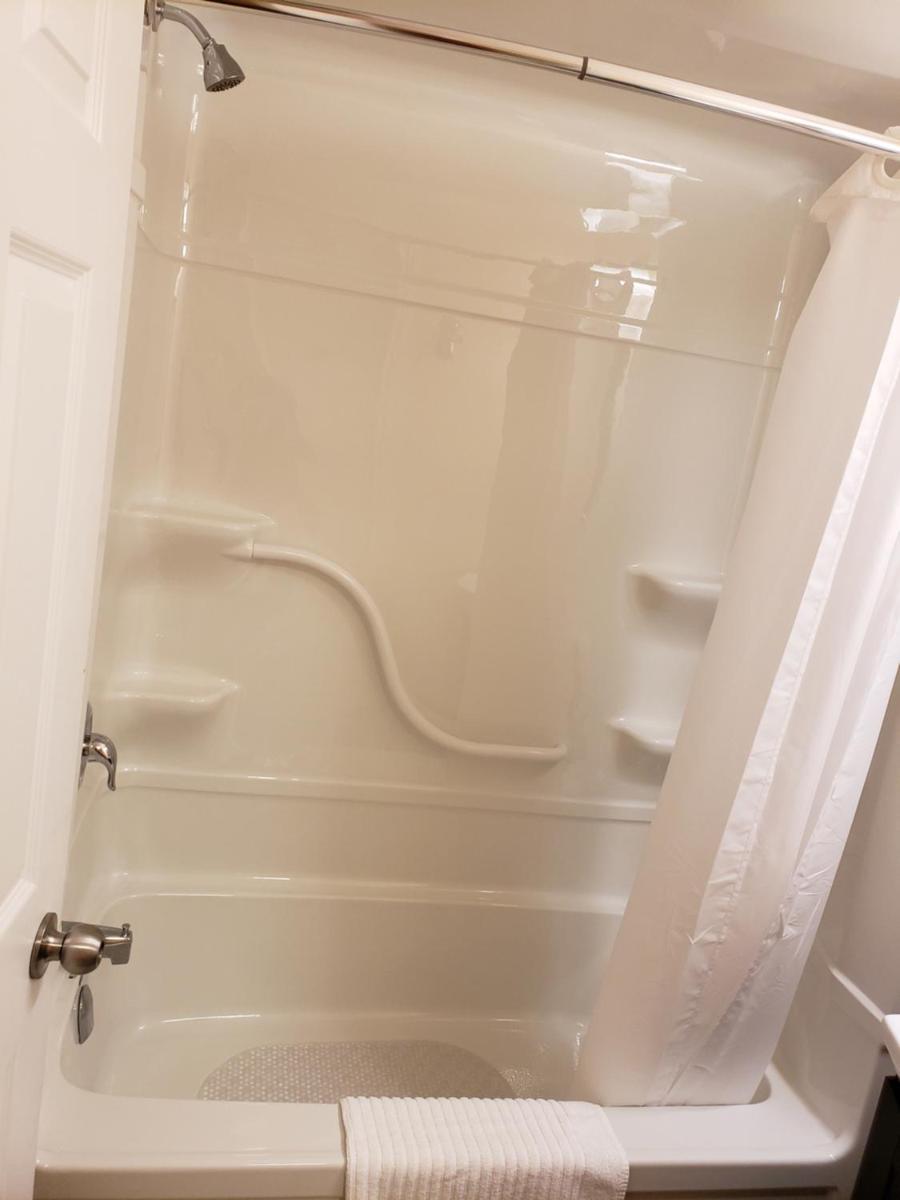 Town'n Country Motor Inn - Housity