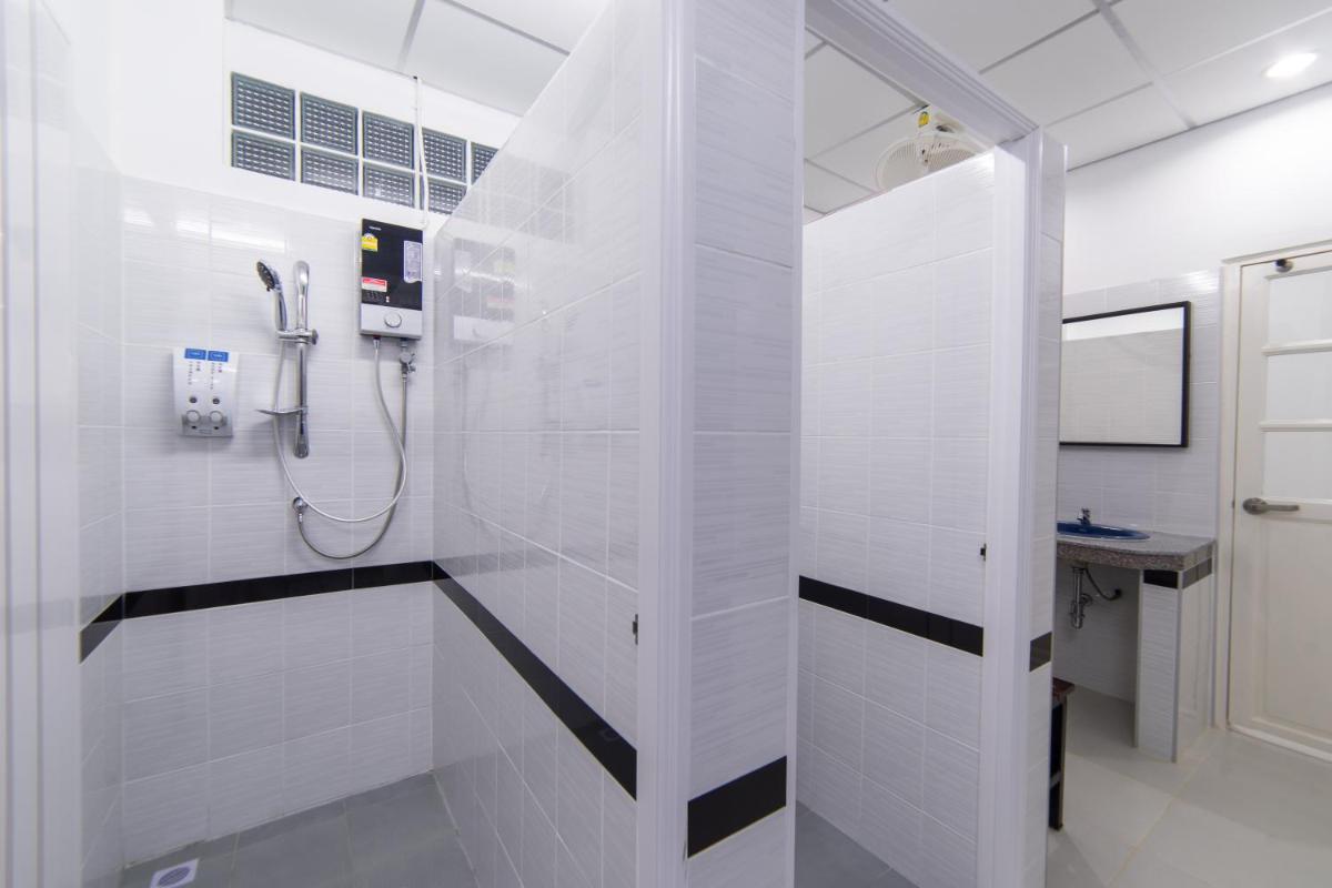 Napa Hostel Samrong Station - Housity