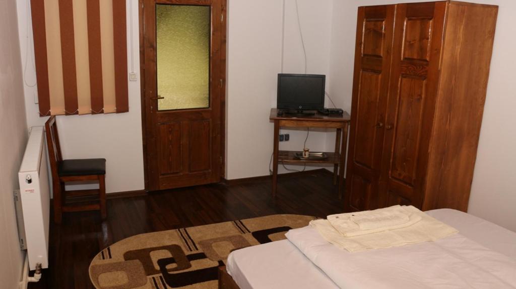 PENSIUNEA LA BUSU -BIGAR - Housity