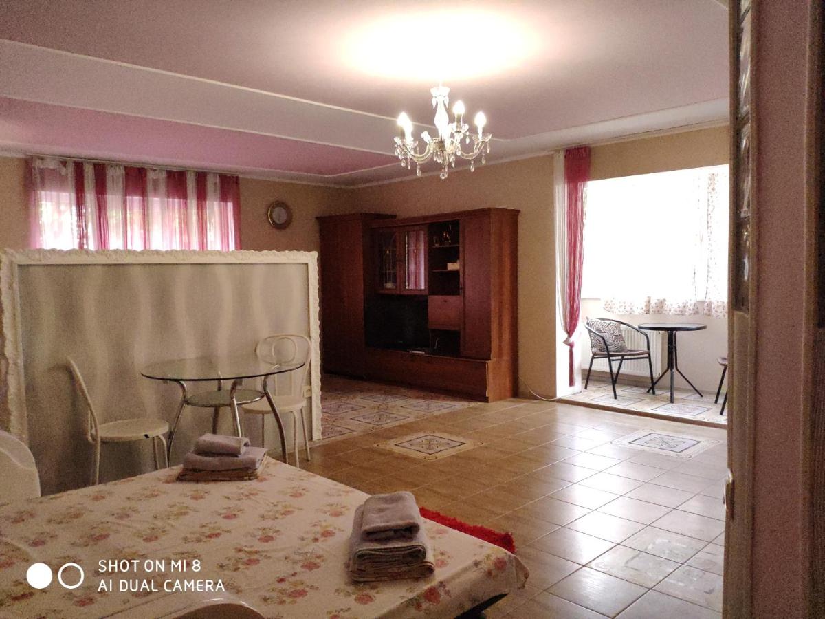 Suitetrails - Apartments Domovik Latorichnaya,3
