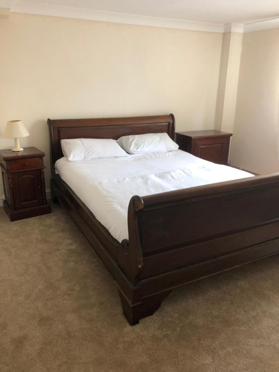 Henry,s Place - Housity