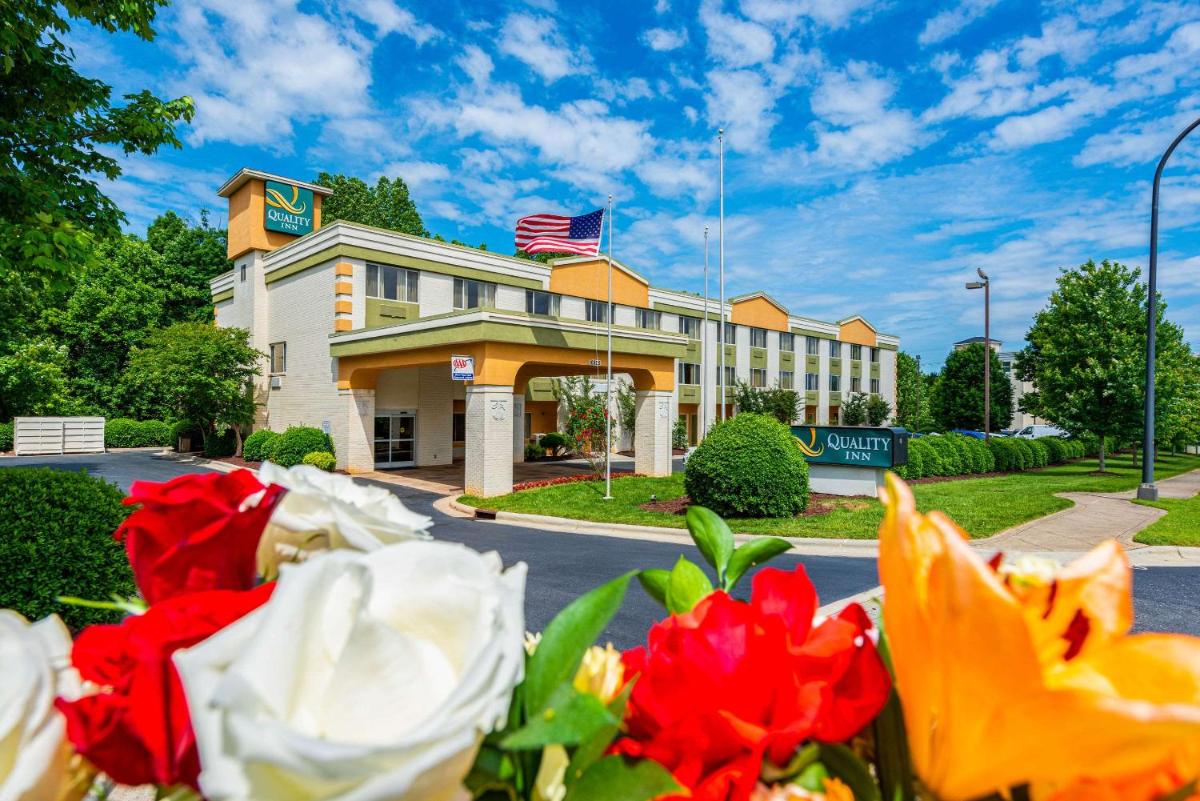 Quality Inn Huntersville near Lake Norman - Housity