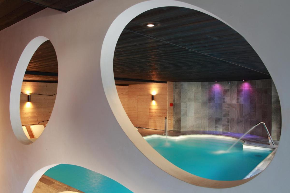Piscine de l'établissement Hotel de la Jamagne & Spa ou située à proximité