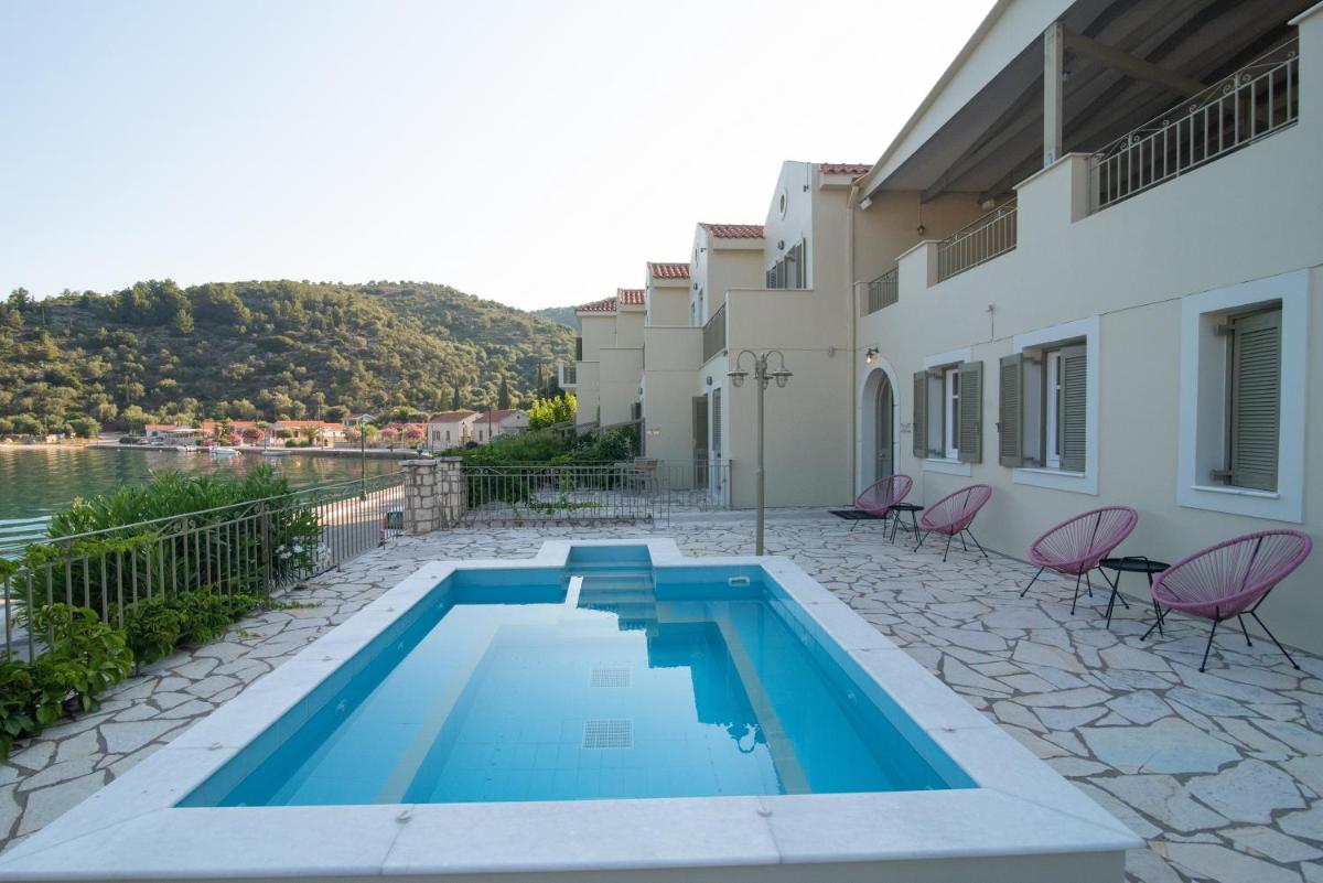 Hotel Omirikon - Housity