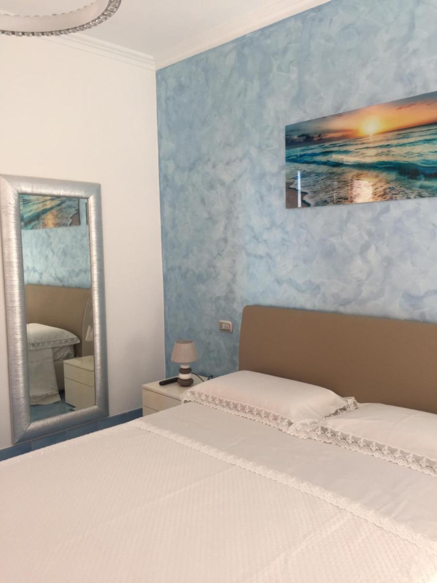 Carluccio’s stanza privata vista mare - Housity
