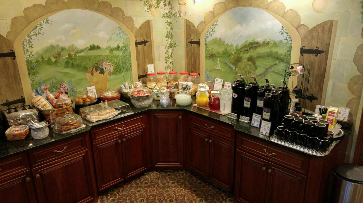 Hearthstone Inn & Suites - Housity