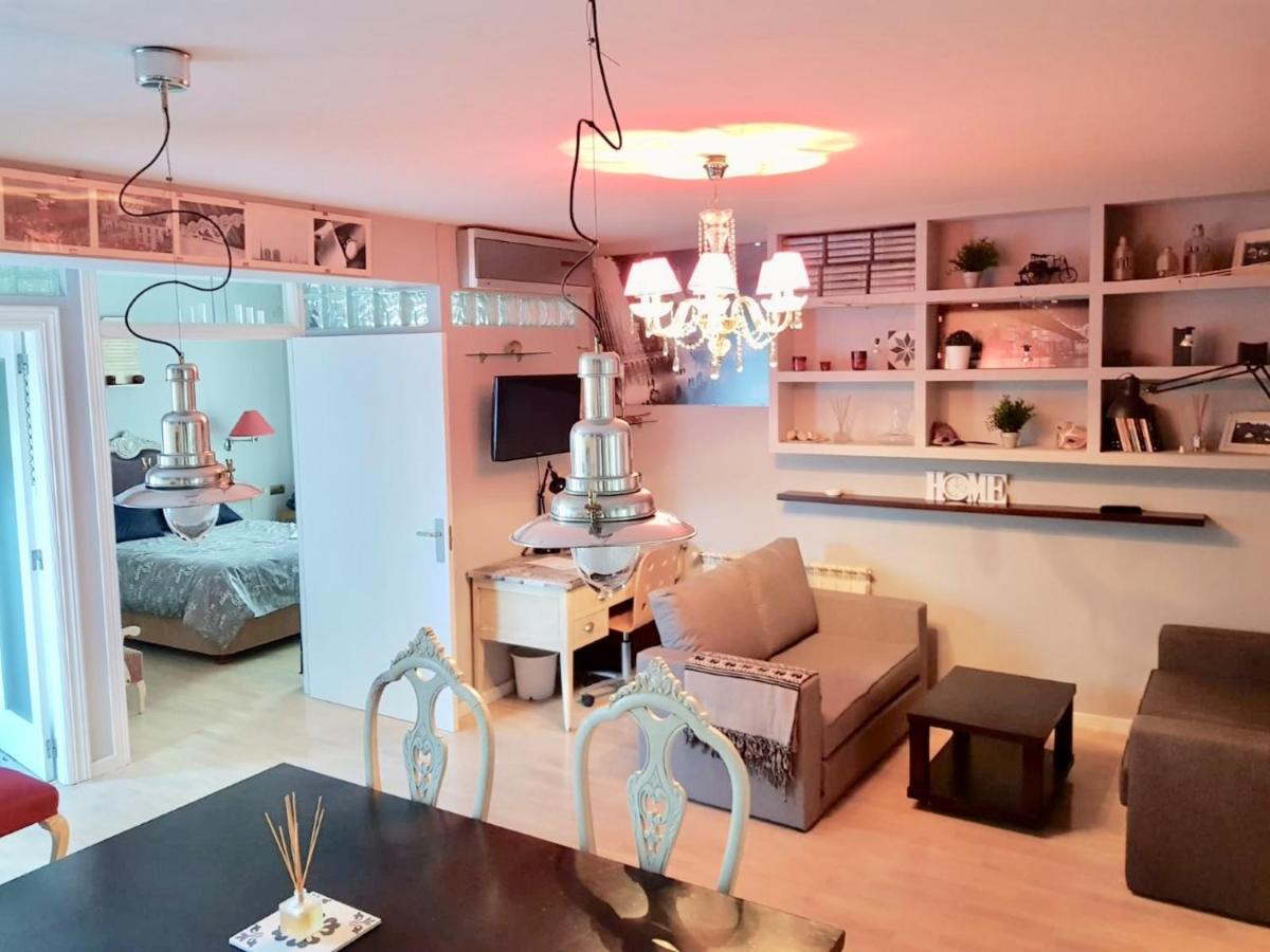 Apartamento San Quirce - céntrico y reformado- wifi y netflix - Housity