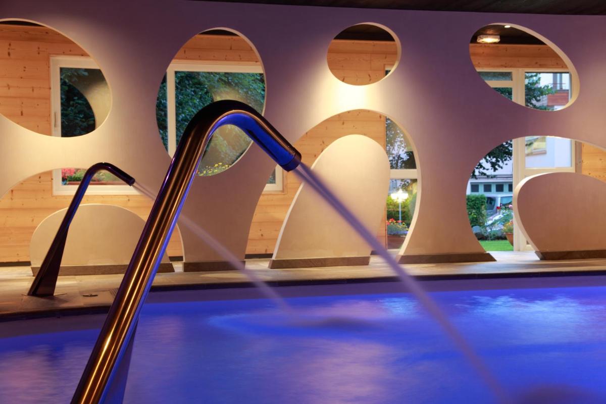 Piscine de l'établissement Hotel de la Jamagne & Spa ou située à proximité