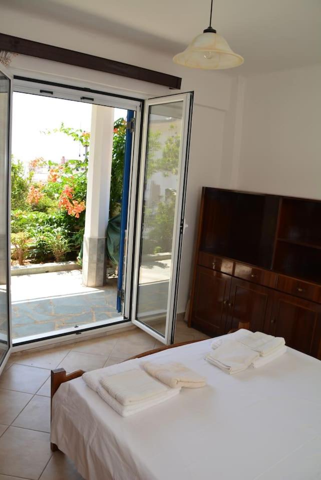 Traditional summer house in Marmari - Housity
