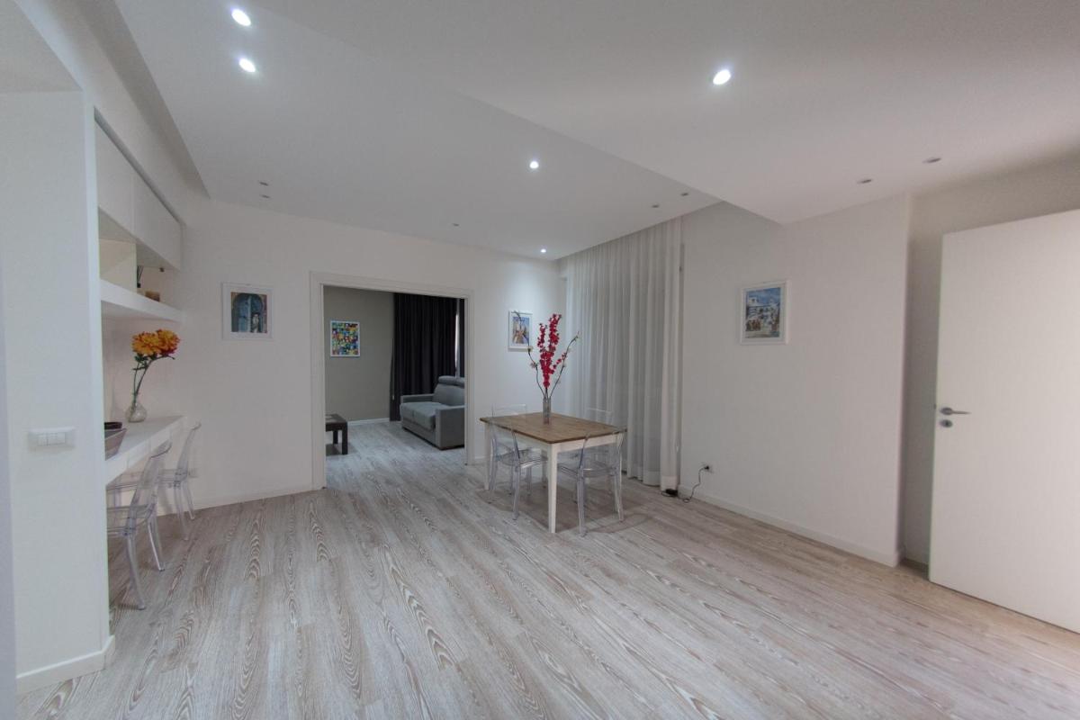 GRAND LUXURY APARTMENT- VIA MARINA - Housity