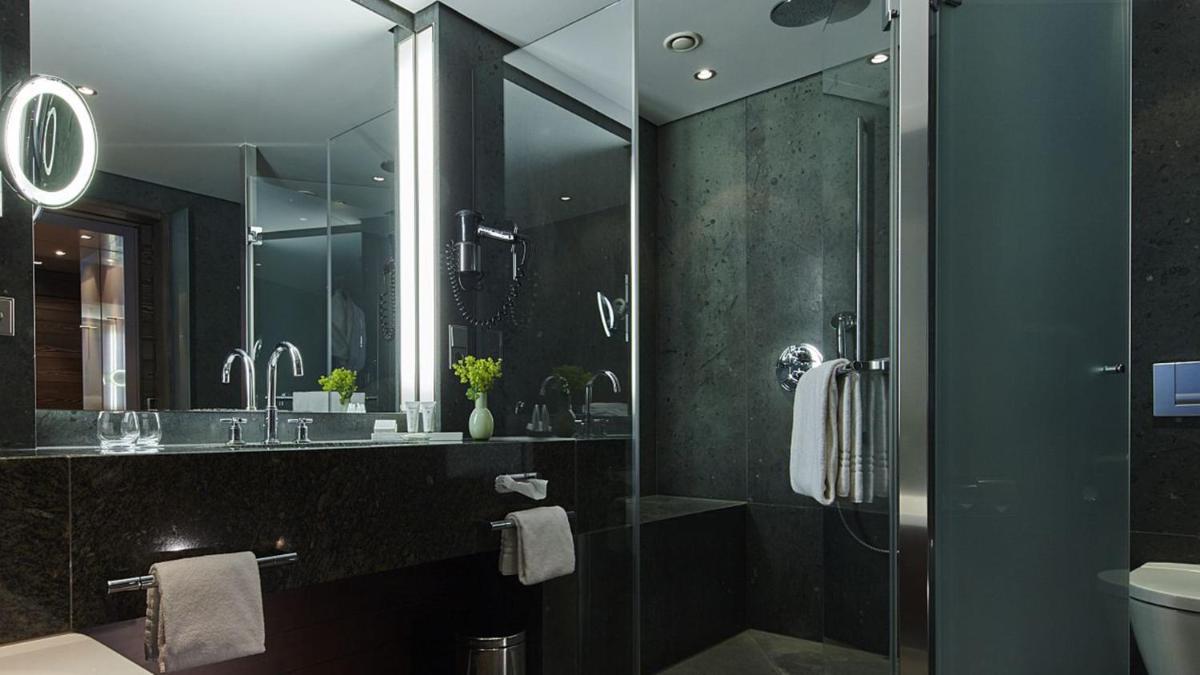Ein Badezimmer in der Unterkunft Kempinski Hotel Berchtesgaden