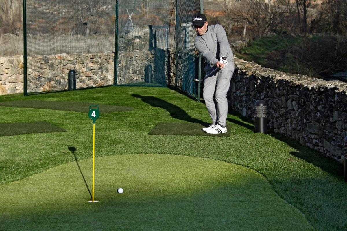 Instalaciones para jugar al golf en el hotel o alrededores