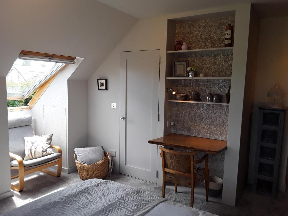 The Little Flock Farm - Housity